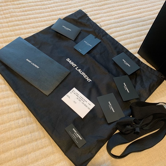 YSL Saint Laurent LouLou Medium in Quilted “Y” Leather - Picture 3 of 15